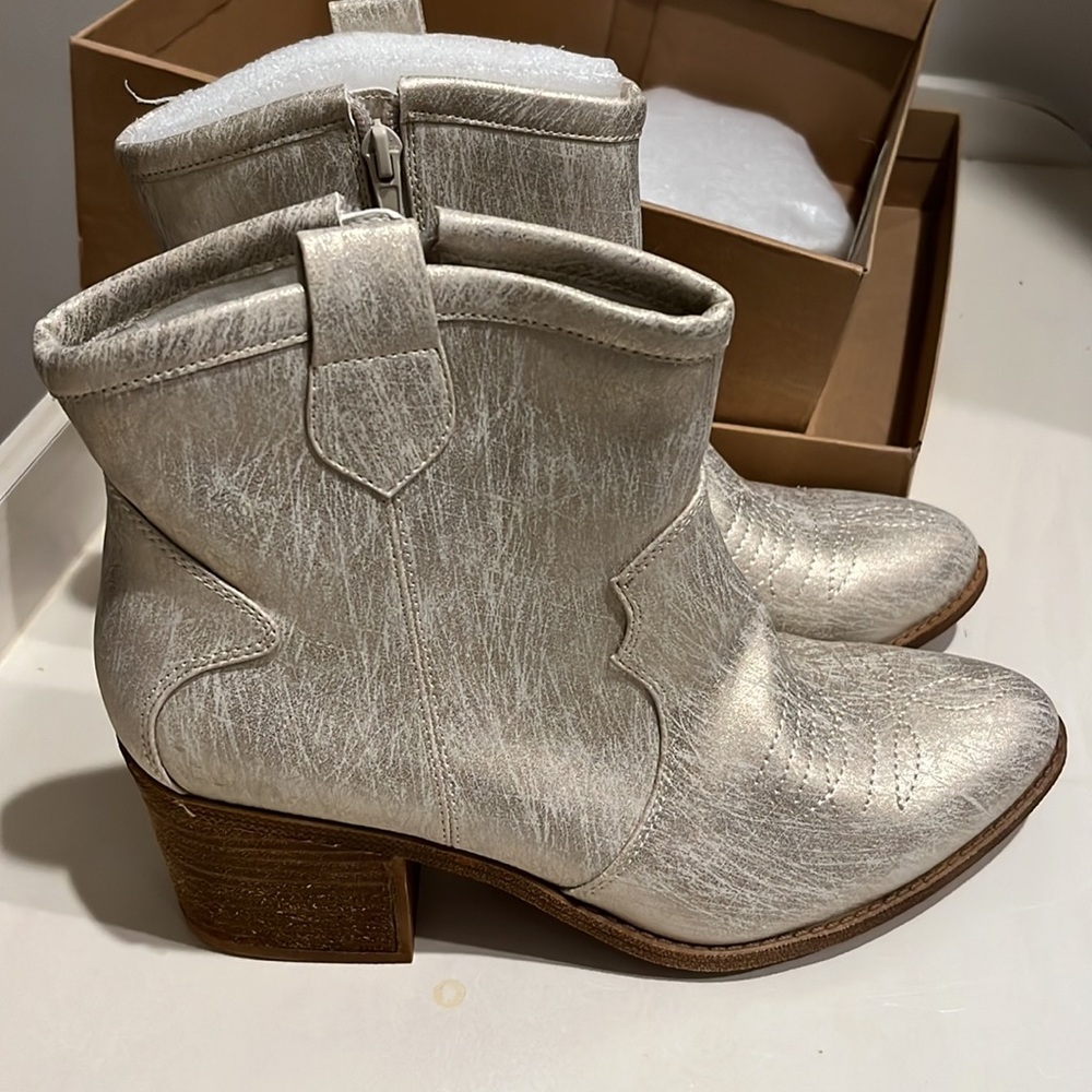 Dirty Laundry Unite Metallic Boot 10 NIB - Picture 5 of 9